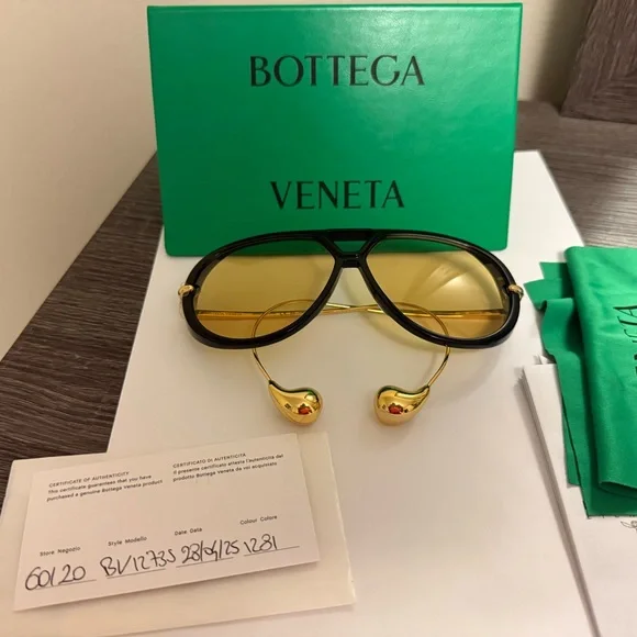 Bottega Veneta Drop Aviator Sunglasses (Black and Gold) - Picture 6 of 10